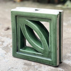 Gạch Thông Gió 20x20 Lá Đơn Có Rãnh Đựng Cốt Thép