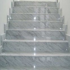 Đá cầu thang Granit trắng bianco carara
