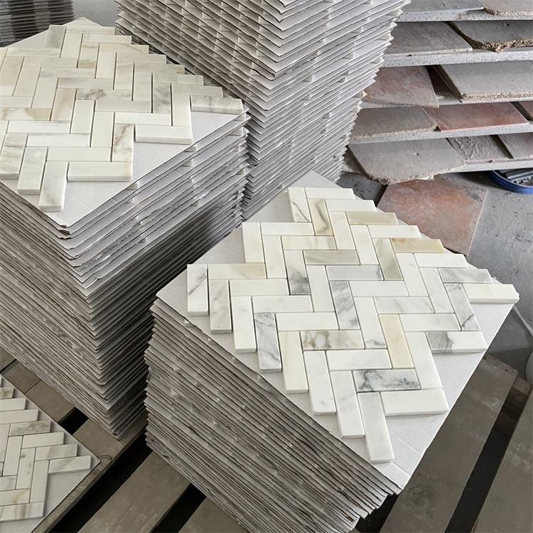 Đá mossaic tự nhiên trang trí vỉ 30x30cm thanh 2,5x7cm -vân trắng