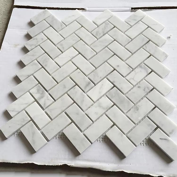 Đá mossaic tự nhiên trang trí vỉ 30x30cm thanh 2,5x7cm -vân trắng